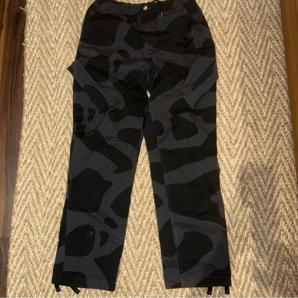Jordan Essential Chicago Dark Camouflage Cargo Pants - Picture 3 of 7